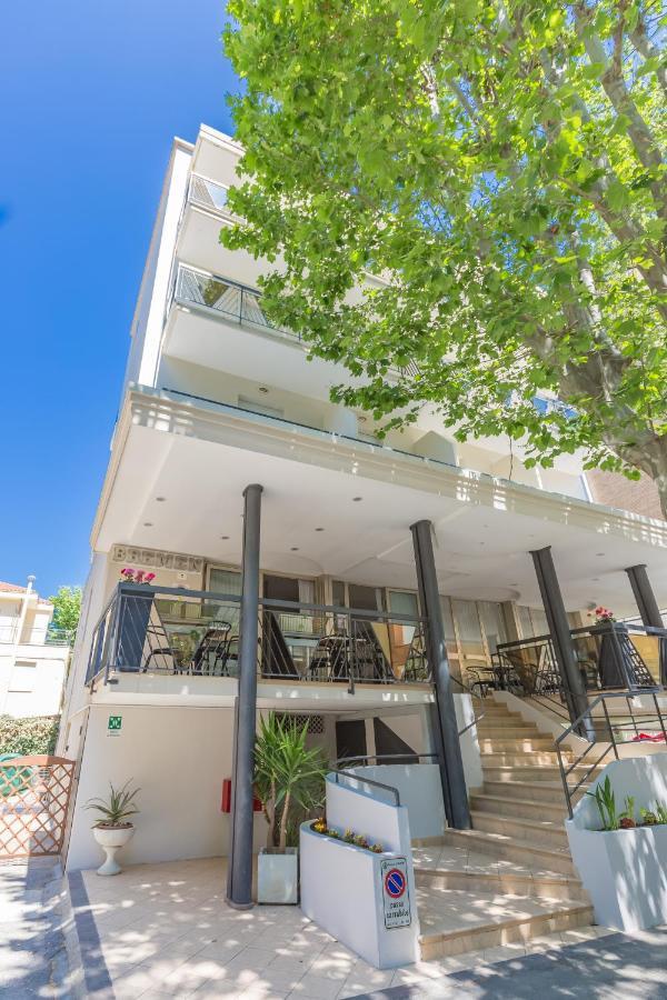 Hotel Bremen ريميني المظهر الخارجي الصورة