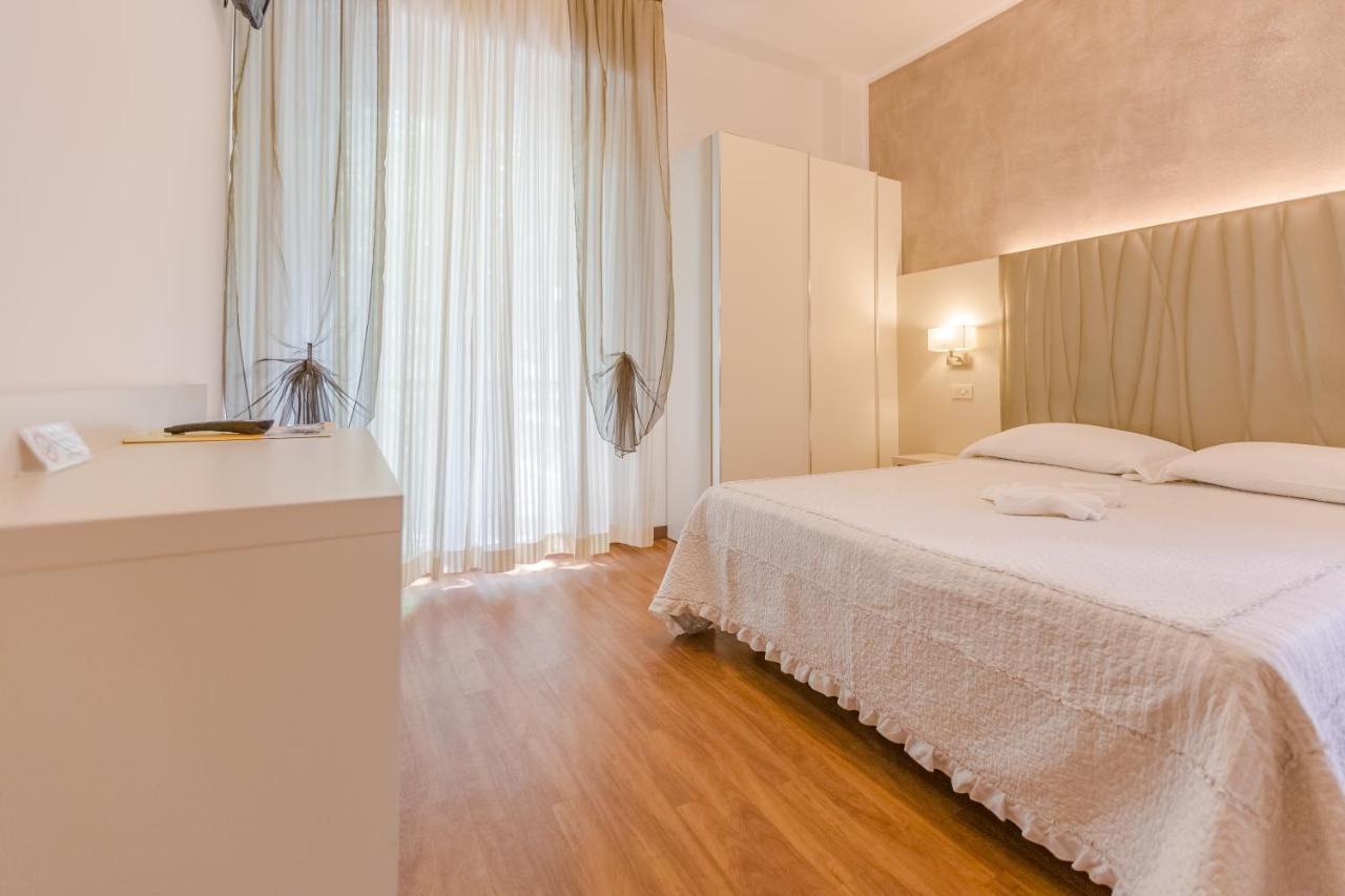 Hotel Bremen ريميني المظهر الخارجي الصورة