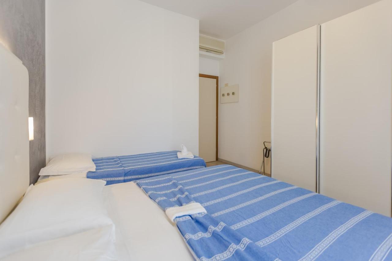 Hotel Bremen ريميني المظهر الخارجي الصورة